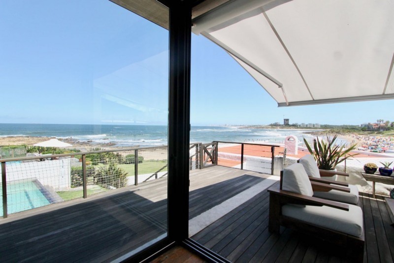Excelente casa con salida al mar en La Barra